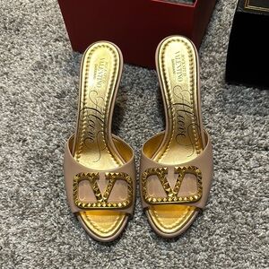 Valentino Garavani Alcove size 37.5
